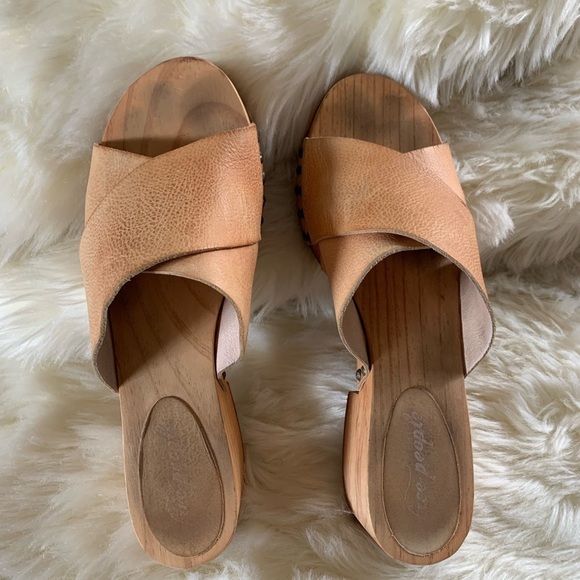 Free People Sonnet Clog Wooden Leather Sandal - Picture 11 of 16